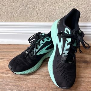 Brooks Launch 8 sz 7 running sneakers